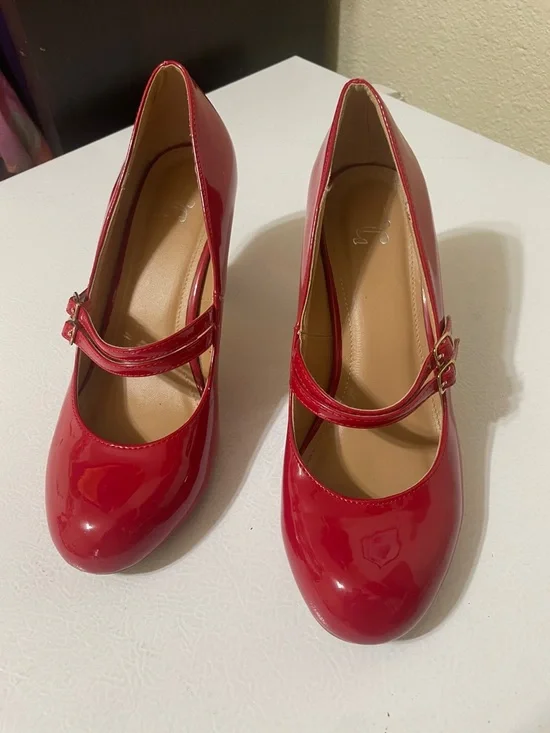 TG Women's Red Patent Leather Mary Jane Style Heels. Good Condition. Size 7 1/2. - Picture 1 of 9